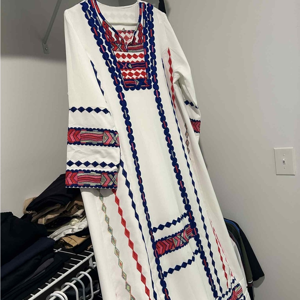 Chic Long Sleeve Dress with Vibrant Embroidery